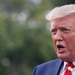 特朗普突然让步推迟对华部分商品加税