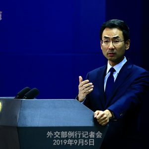 外交部:敦促加方立刻释放孟晚舟平安回国