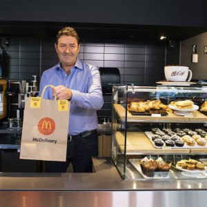 麦当劳CEO被解职 竟因与员工“不当性关系”(图)