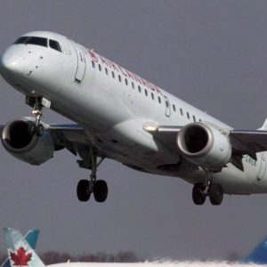 加航又出事了!两架飞机竟然在跑道上相撞