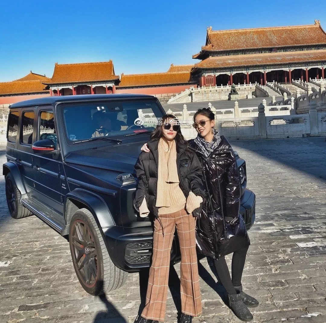 中国网络二次炸锅 故宫炫富女疑远避美国赌城继续炫富