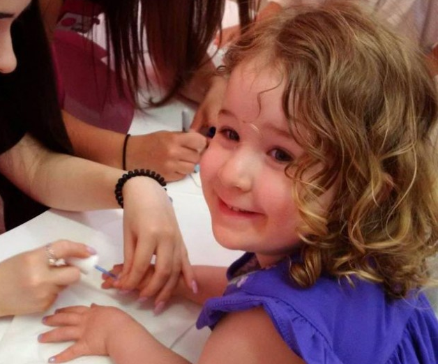 【后续报道】4岁女儿和父亲在响尾蛇保护区失踪数小时后尸体被找到是与前妻争夺监护权 35岁男子抱4岁女儿跳崖