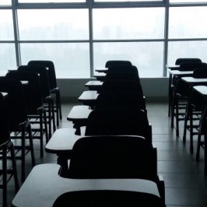 全省教师大罢工5,000学校关门!省议会集会游行