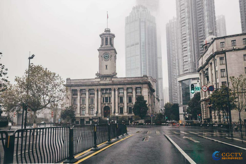 泪目!1400万人口的武漢市,大白天在大街上空无一人!这组珍贵的照片不仅记载的是一个城市的灾难