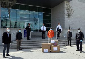 约克区华人“爱心支援”活动圆满结束,最后一批抗疫物资捐赠给了约克区警察总局