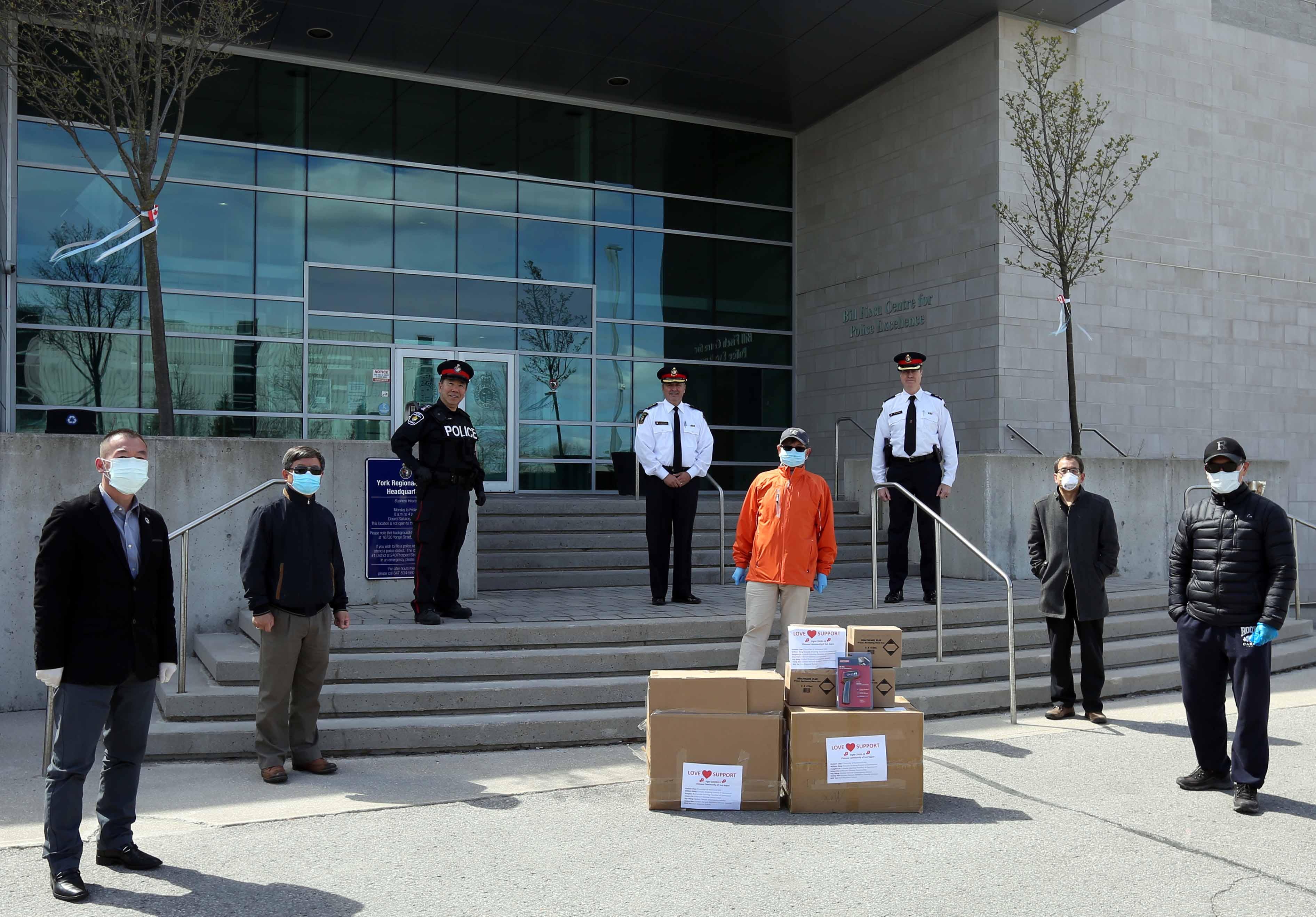 约克区华人“爱心支援”活动圆满结束,最后一批抗疫物资捐赠给了约克区警察总局