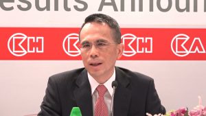 长江实业集团主席李泽钜称香港正处于政治纷乱及营商不明朗之氛围,期望立法能稳定香港之局势,恢复社会及经济活动的正常运作