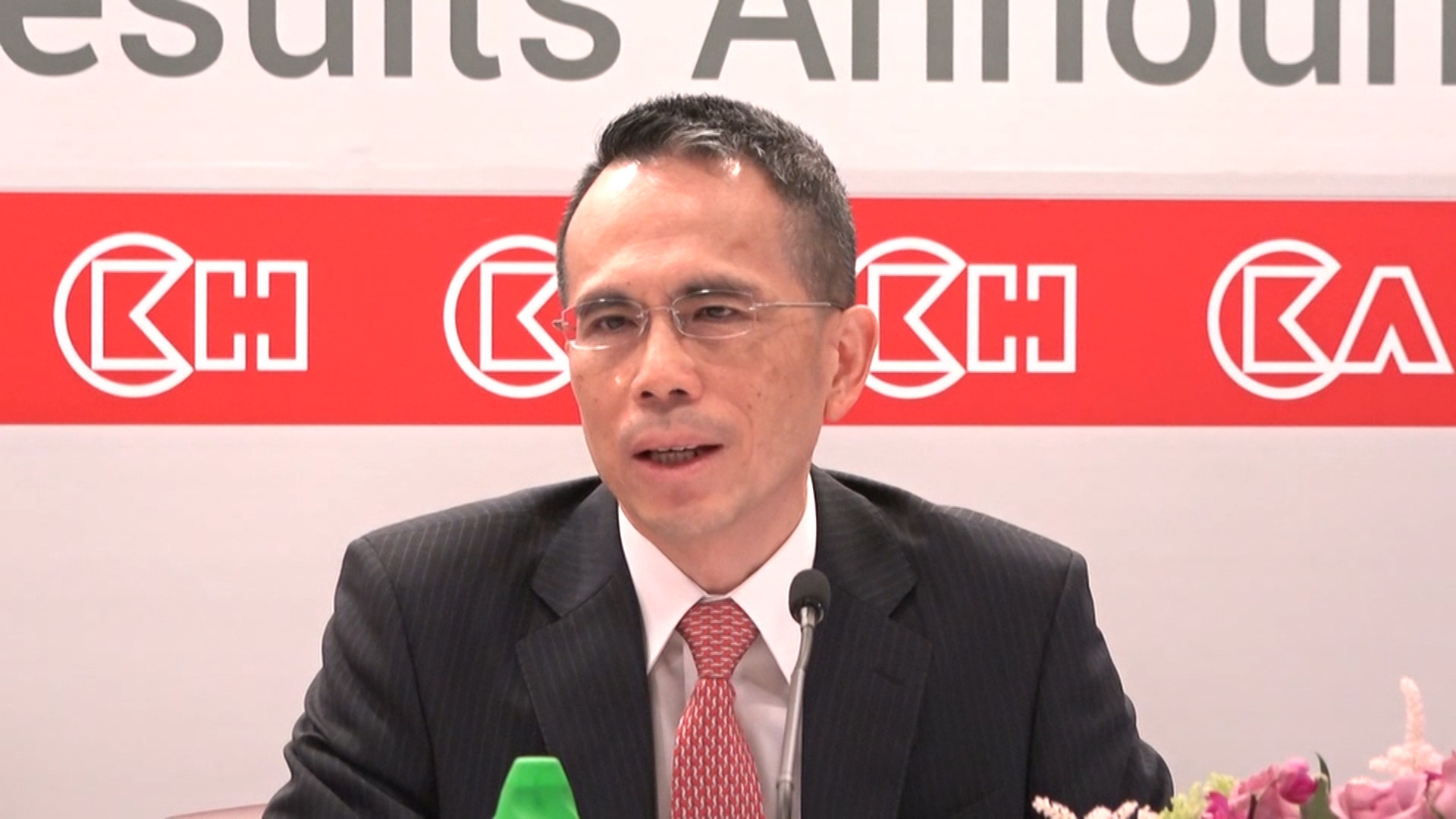 长江实业集团主席李泽钜称香港正处于政治纷乱及营商不明朗之氛围,期望立法能稳定香港之局势,恢复社会及经济活动的正常运作