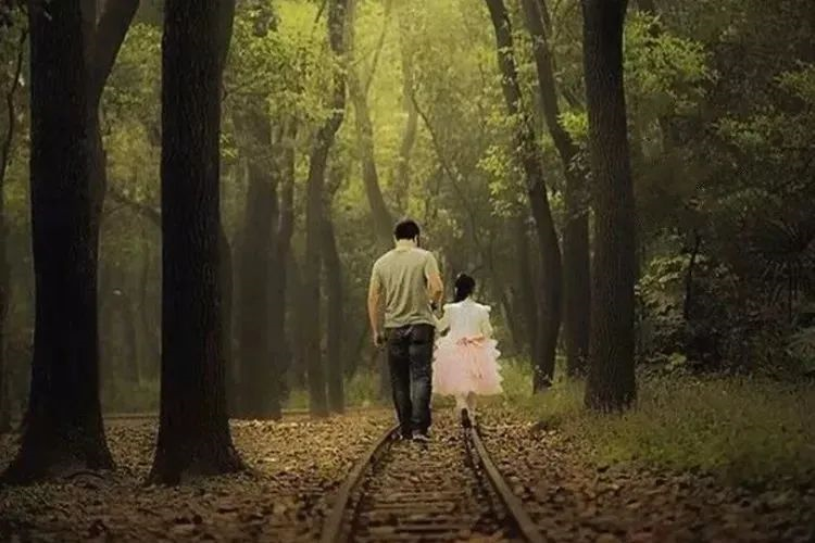 甜犊情深:妈妈离家出走后 父女俩的故事 感人泪下