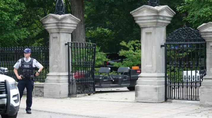 惊悚!持枪男子今晨闯入加拿大总督官邸 总理度假小屋也在里面 据报疑犯竟然是现役军人