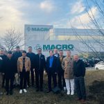 加拿大河南商会参观理事企业MACRO