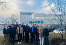 加拿大河南商会参观理事企业MACRO