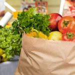 加拿大联邦政府考虑征收杂货商暴利税以遏止食品通胀