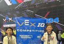 万锦华裔少年Carlton Zhang与Stefan He荣获2024年VEX IQ机器人世界冠军