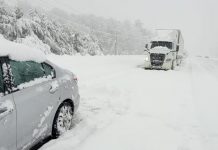 暴雪引发安省南部部分地区多起车祸和翻车事故,请避行