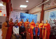 加拿大湛山精舍举行王晶蓝色莲花泼彩工笔画艺术展启幕仪式