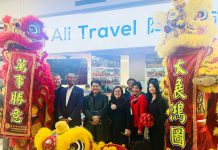 舞狮贺新店・机票送好运:阿里旅游新店开业庆典人气爆棚